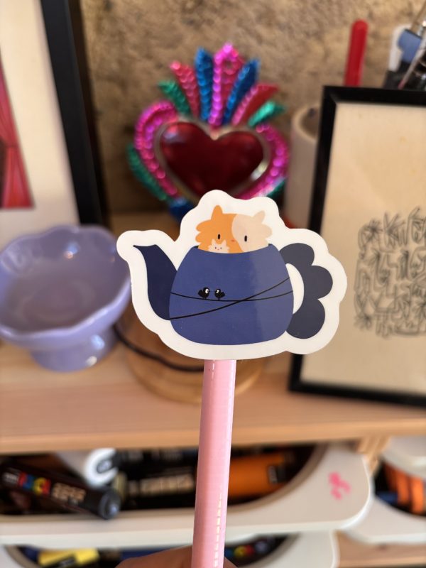 sticker chat dans une théière